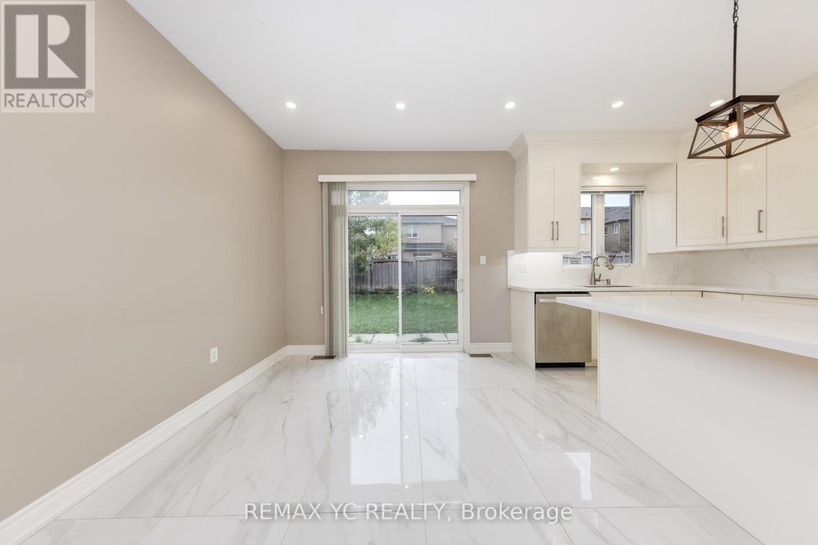 Single Family House for Sale in  RIVERHILL DRIVE Vaughan (Patterson) 