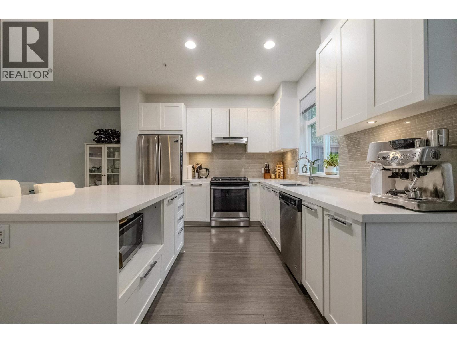 46 39548 LOGGERS LANE, Squamish