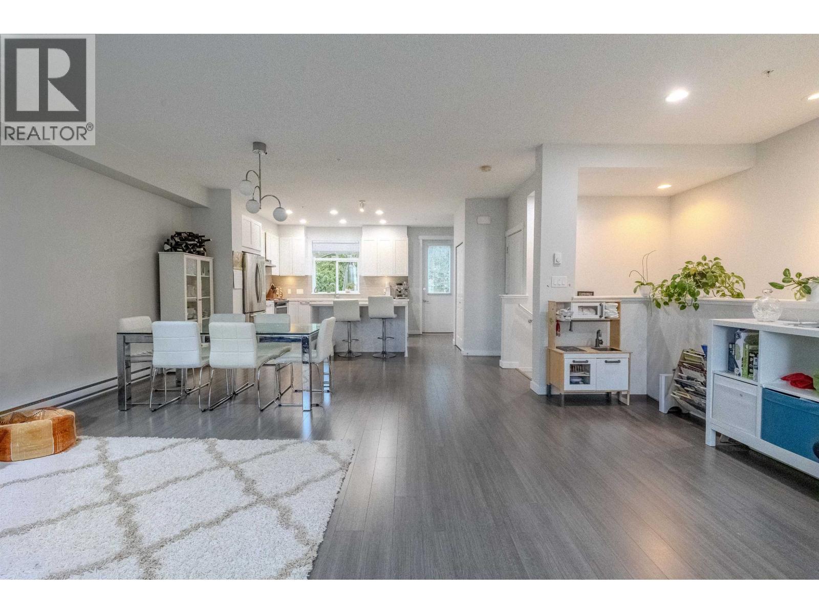 46 39548 LOGGERS LANE, Squamish