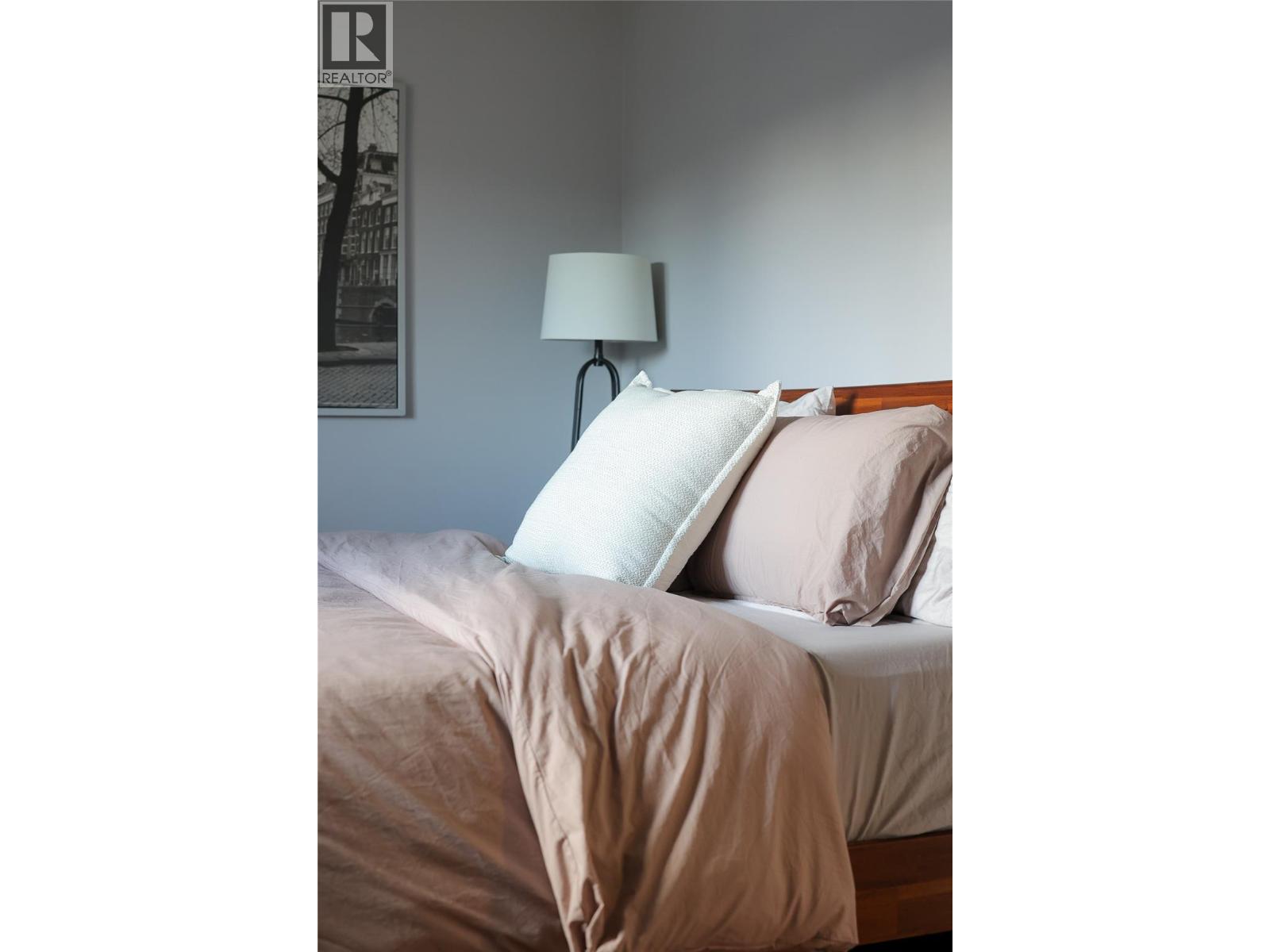 24 Kootenay Avenue N, Fruitvale