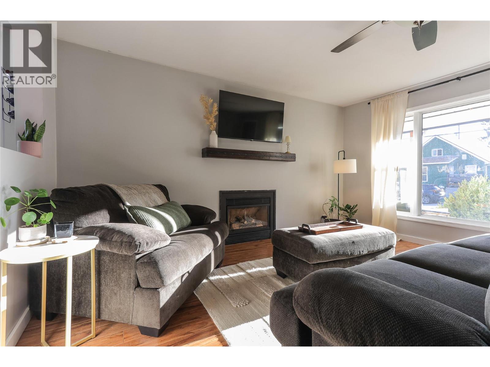 24 Kootenay Avenue N, Fruitvale