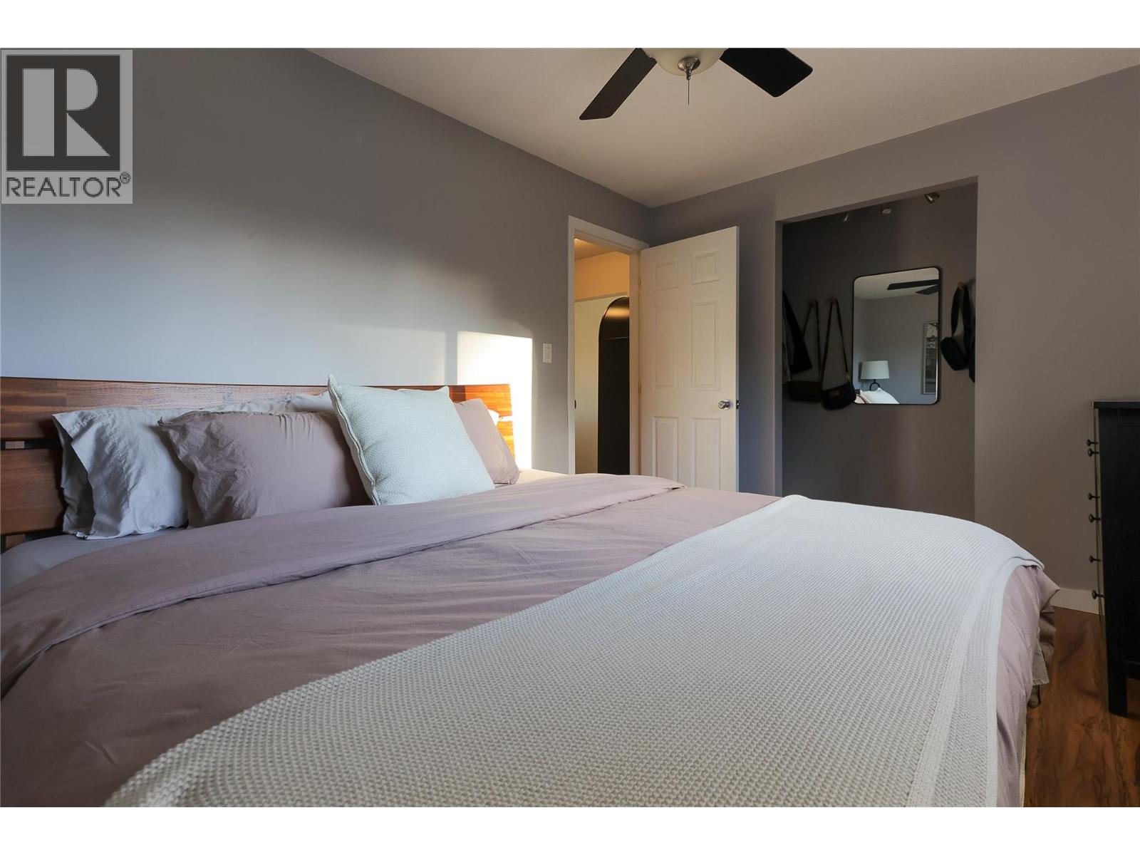 24 Kootenay Avenue N, Fruitvale