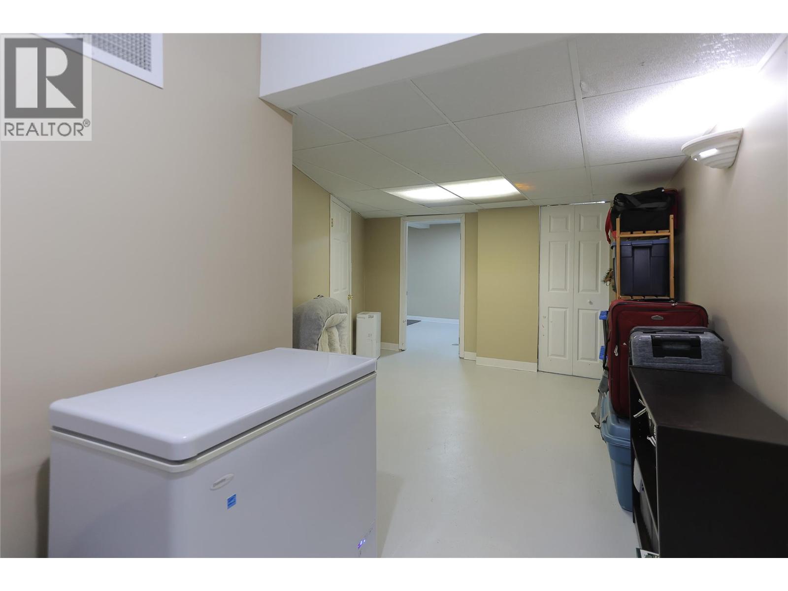 24 Kootenay Avenue N, Fruitvale