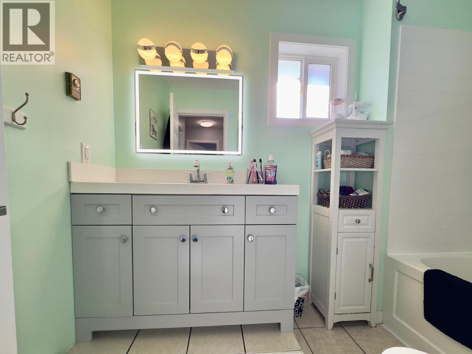 110 3004 South Main Street, Penticton