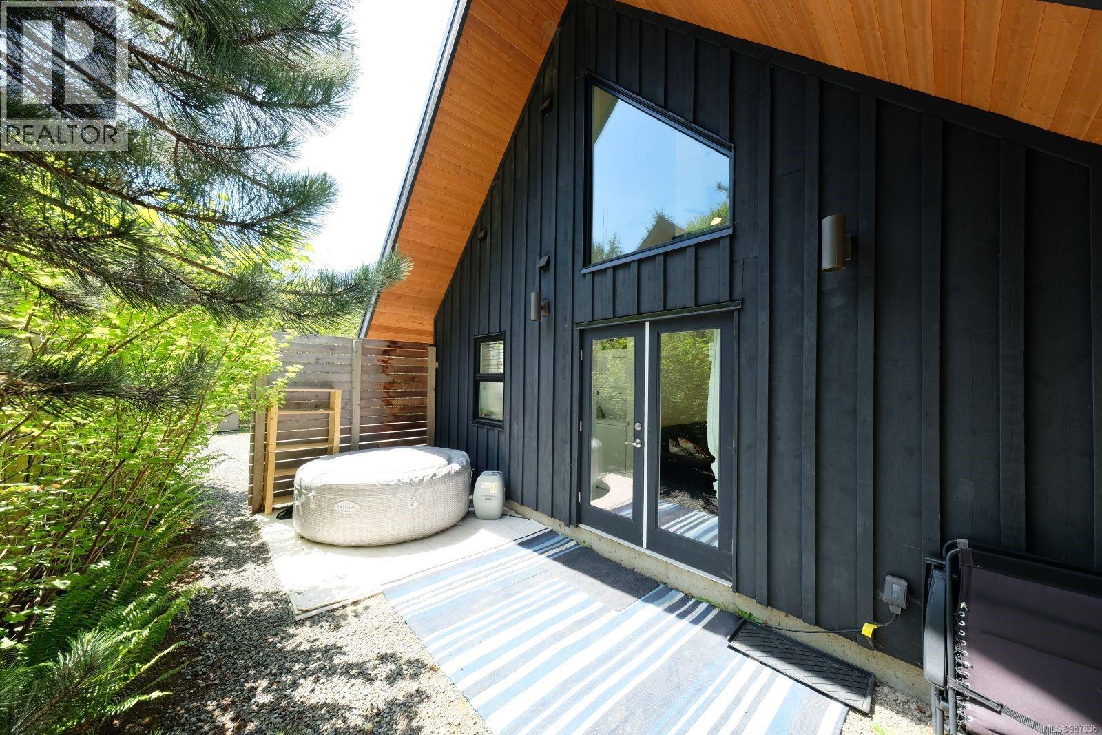 1156 Pacific Rim Hwy, Tofino