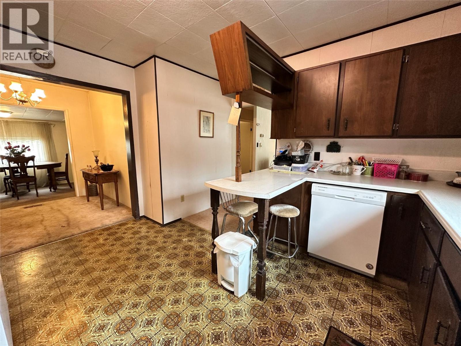 8267 Riverside Drive, Grand Forks