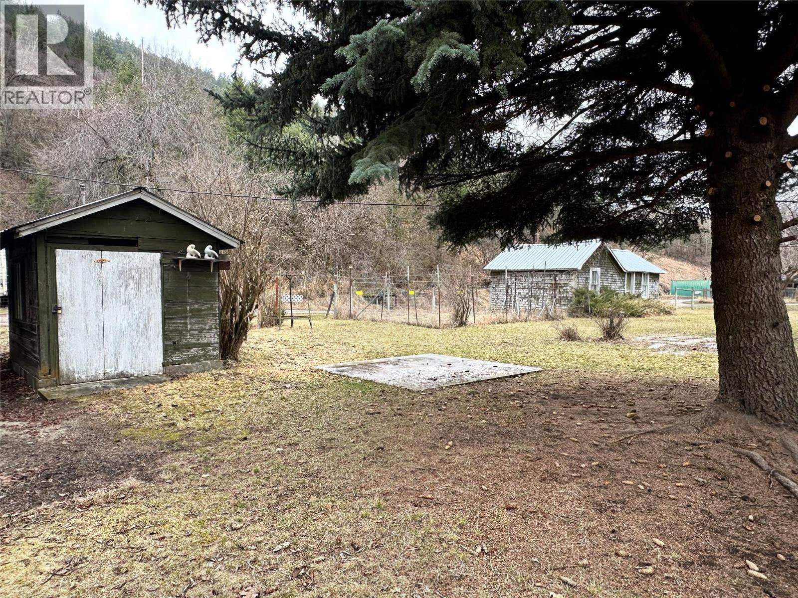 8267 Riverside Drive, Grand Forks