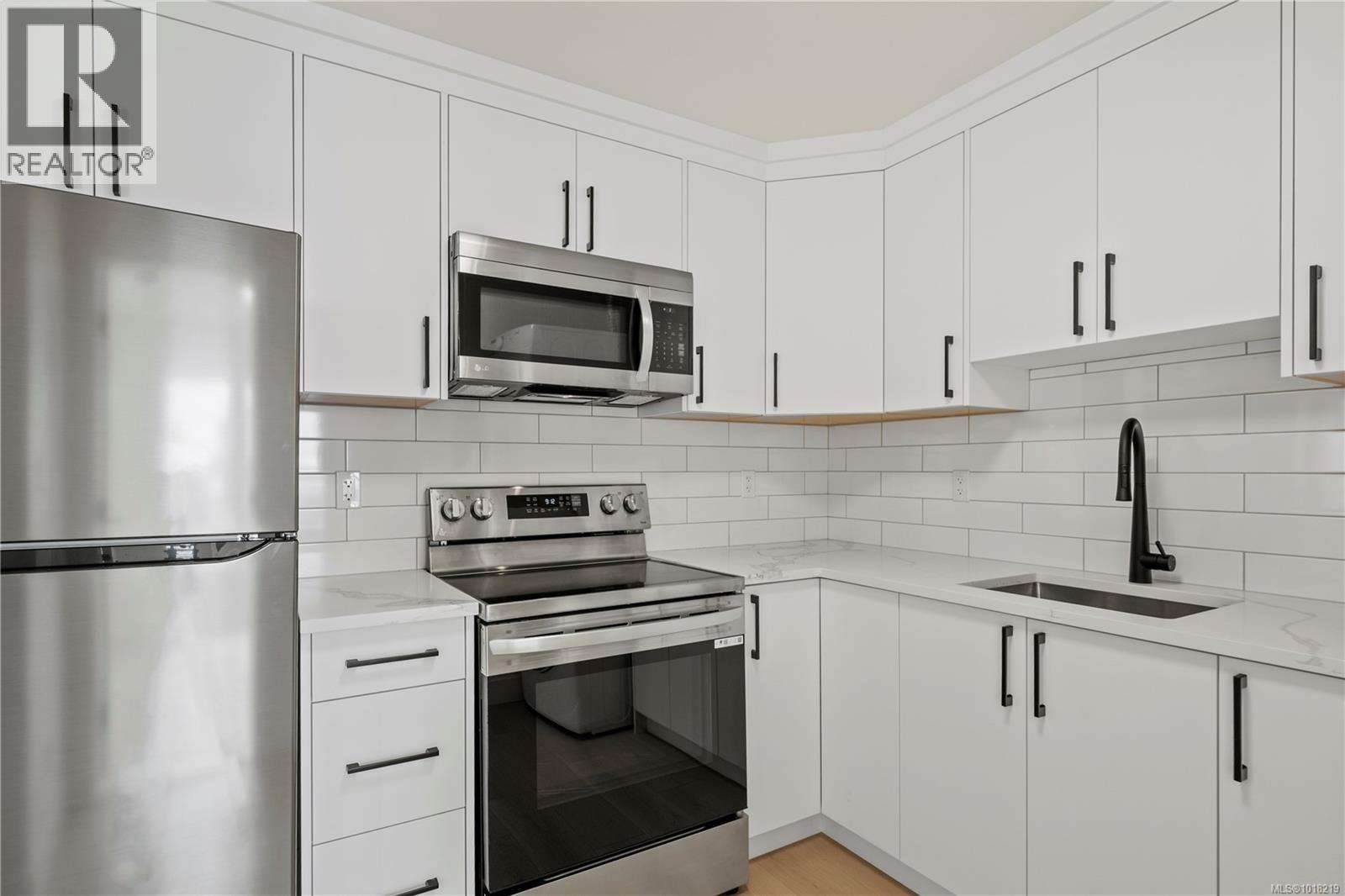  2306 Hudson Terrace, Sooke