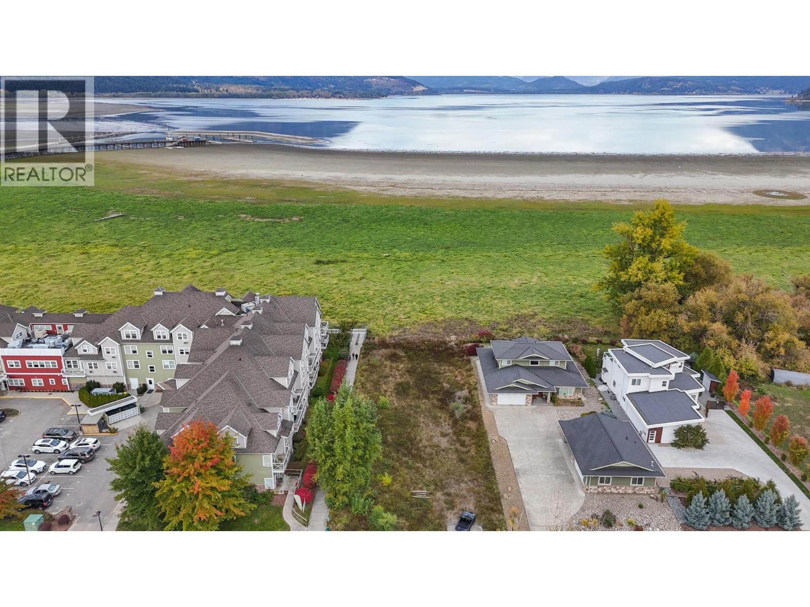 721 Harbourfront Drive Northeast, Salmon Arm