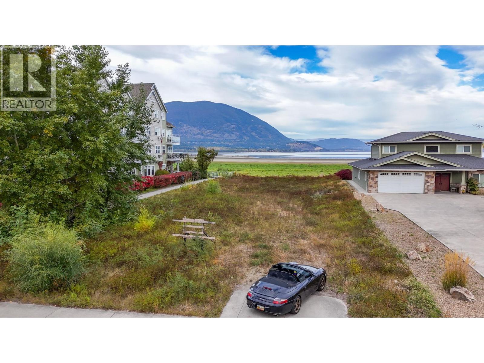 721 Harbourfront Drive Northeast, Salmon Arm