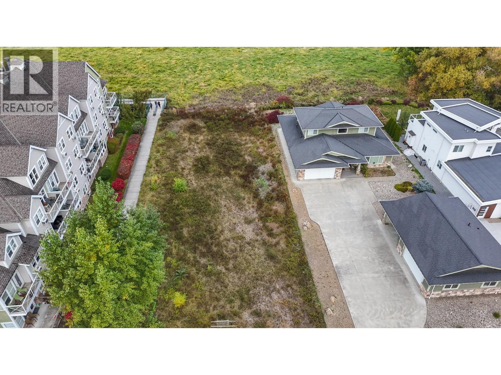 721 Harbourfront Drive Northeast, Salmon Arm
