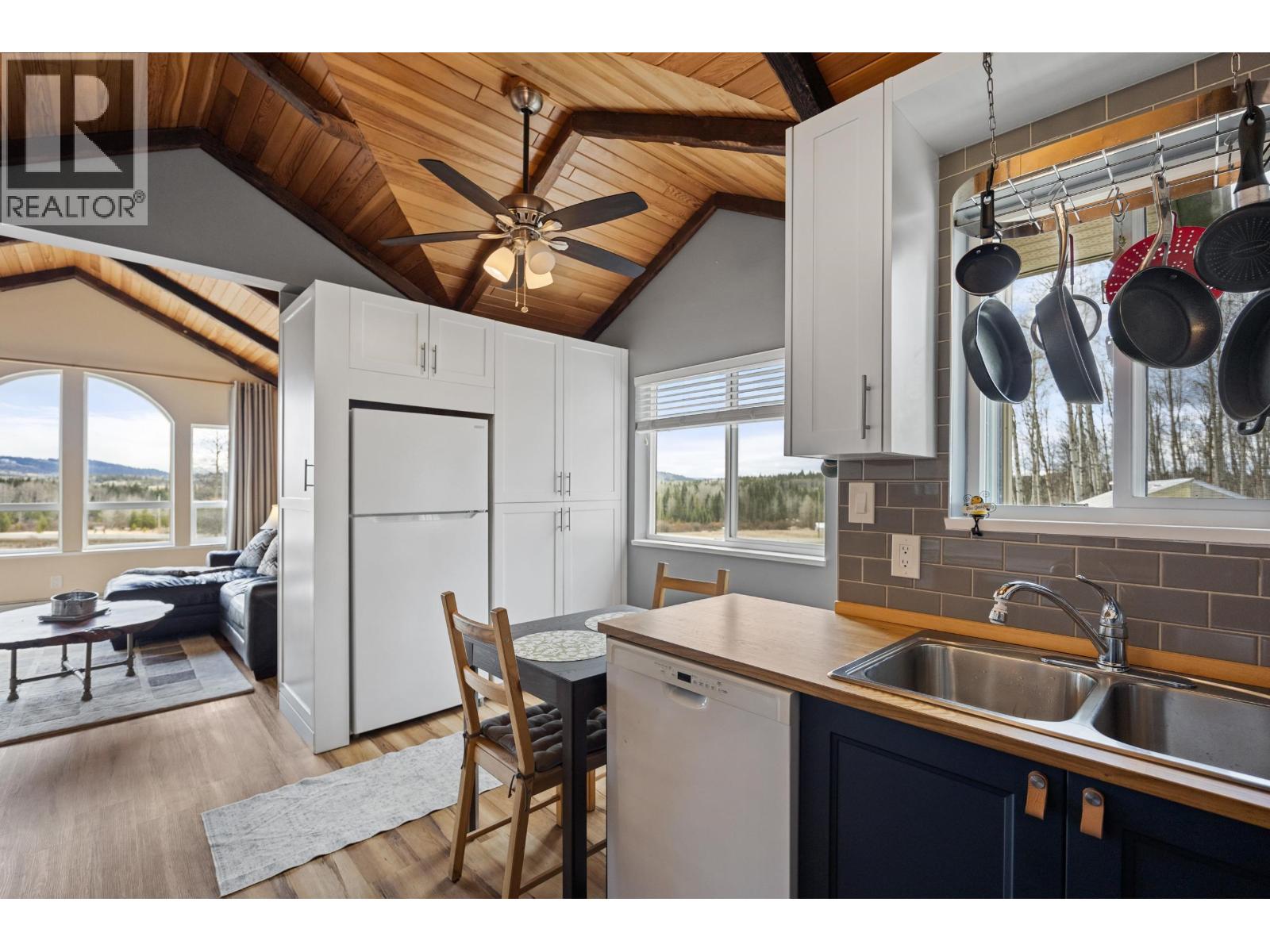 8261 LITTLE FORT 24 HIGHWAY, Lone Butte