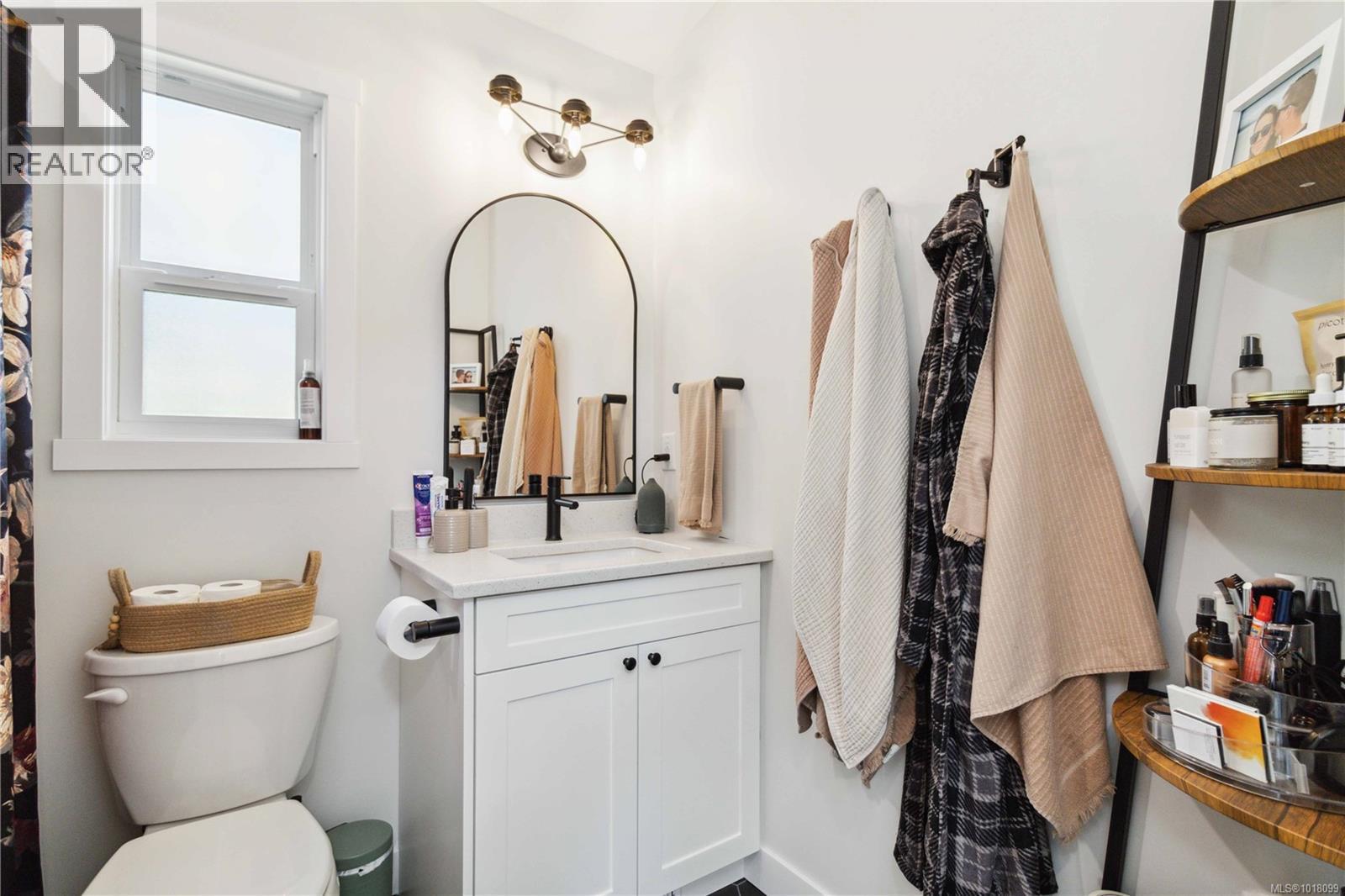 504 747 Old Place Rd, Central Saanich