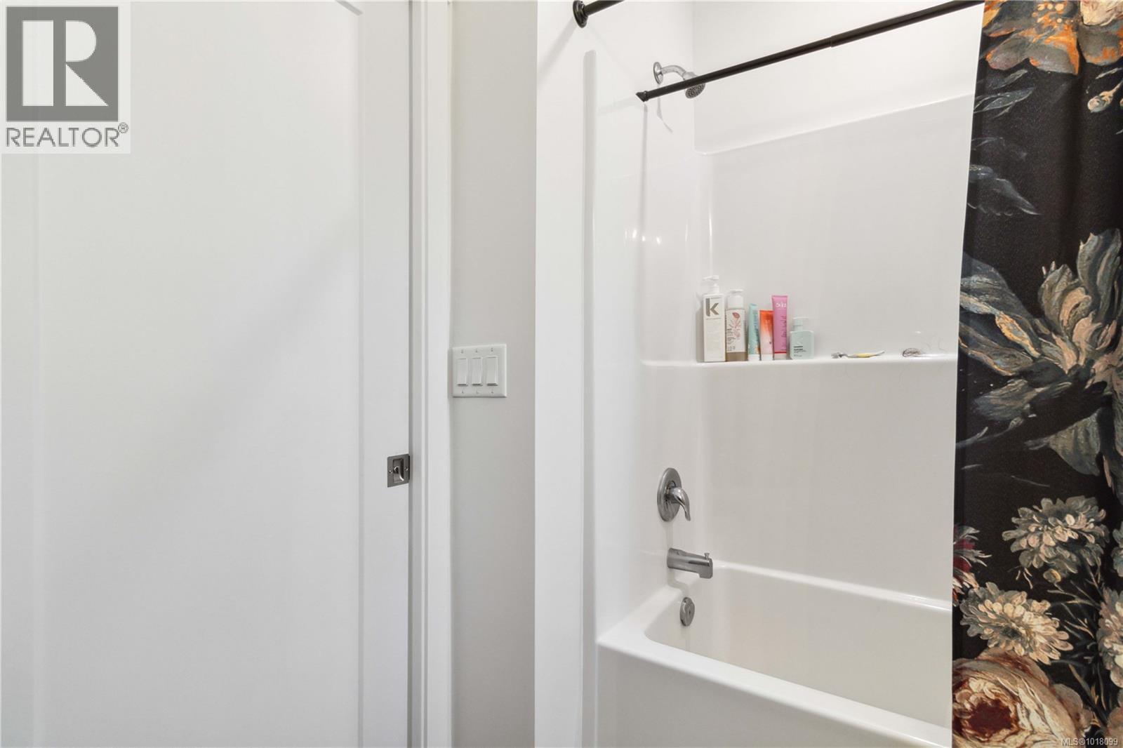 504 747 Old Place Rd, Central Saanich