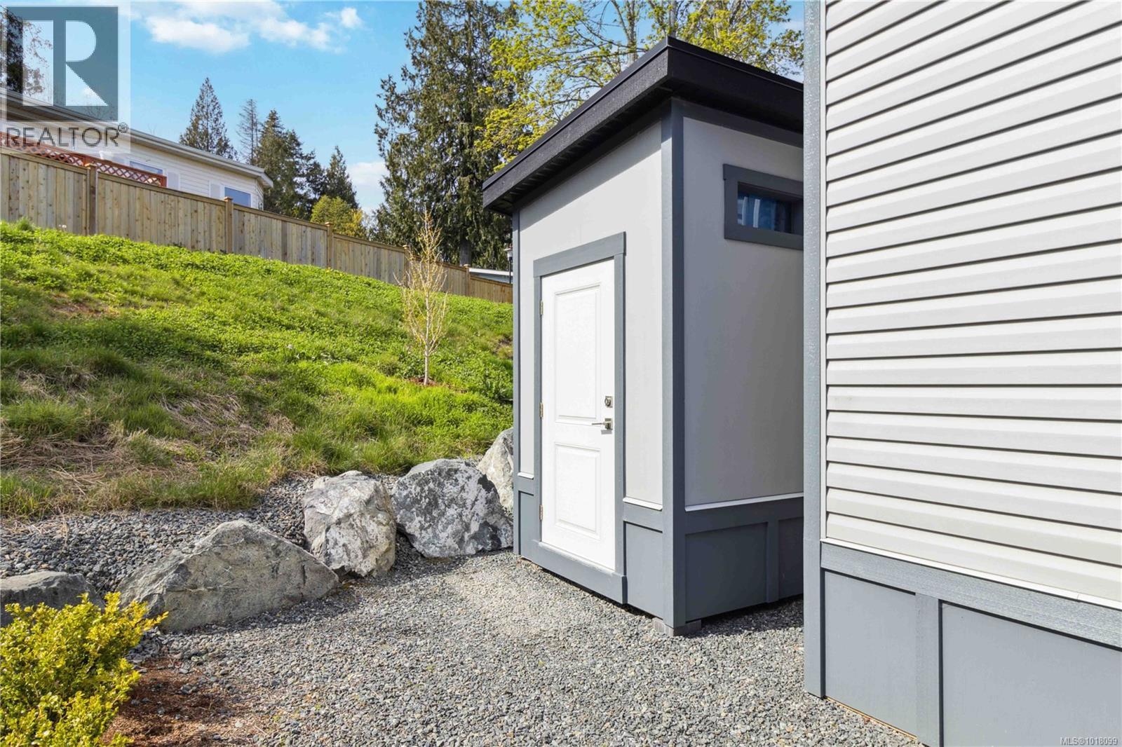 504 747 Old Place Rd, Central Saanich