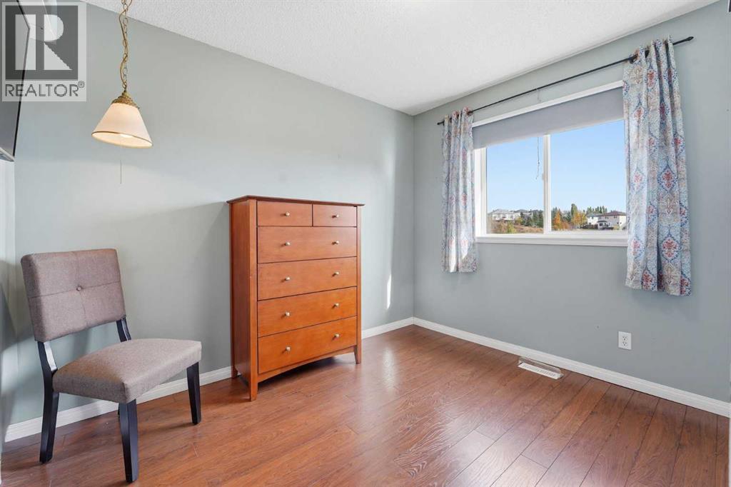 Single Family House for Sale in  Tuscany Valley Lane NW Tuscany Calgary 
