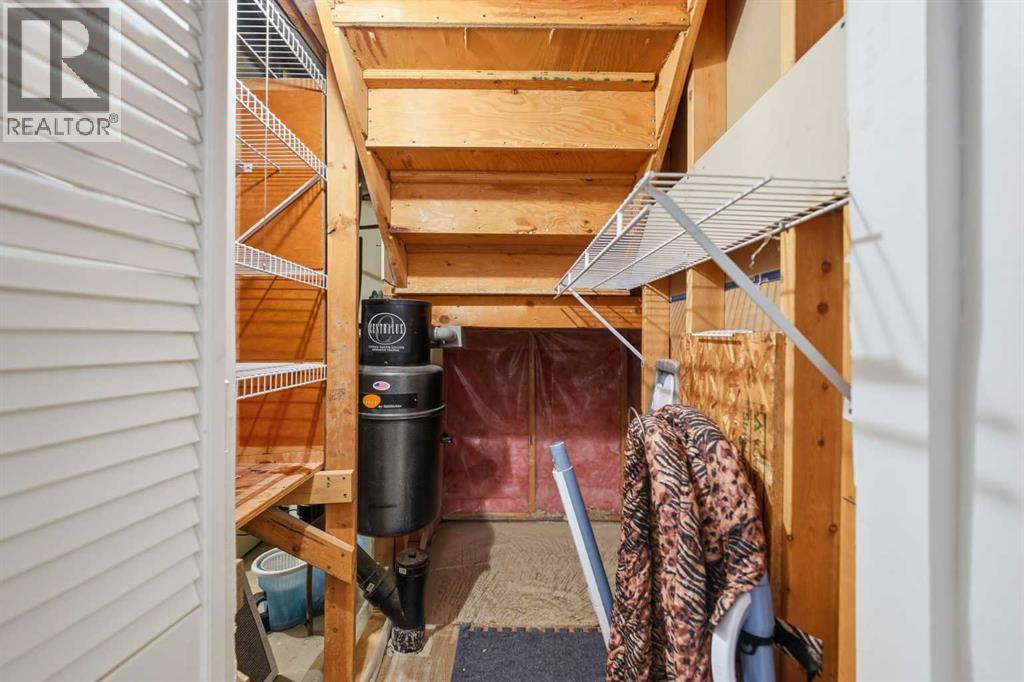 Single Family House for Sale in  Tuscany Valley Lane NW Tuscany Calgary 