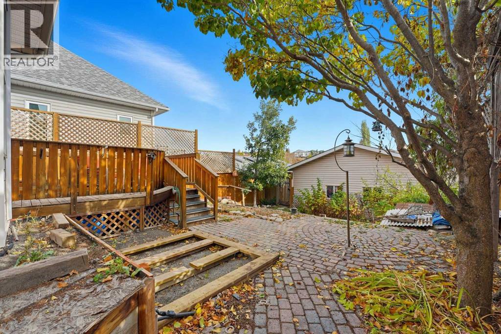 Single Family House for Sale in  Tuscany Valley Lane NW Tuscany Calgary 
