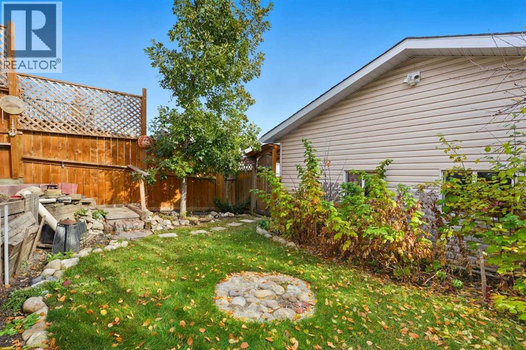 Single Family House for Sale in  Tuscany Valley Lane NW Tuscany Calgary 