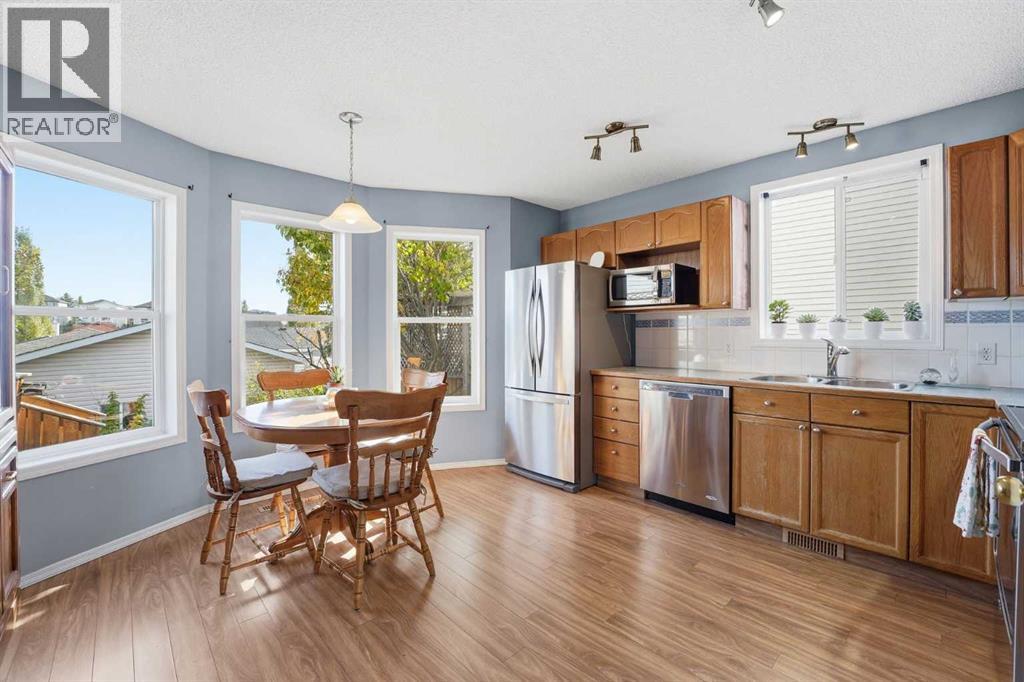 Single Family House for Sale in  Tuscany Valley Lane NW Tuscany Calgary 