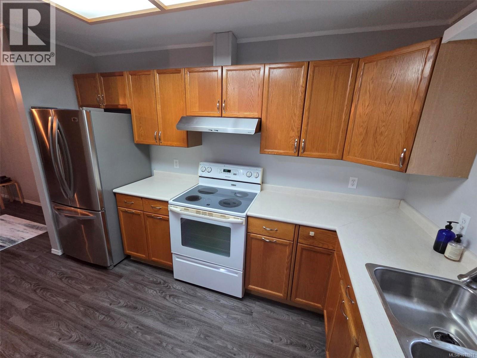 #7 5131 GERTRUDE ST - 5