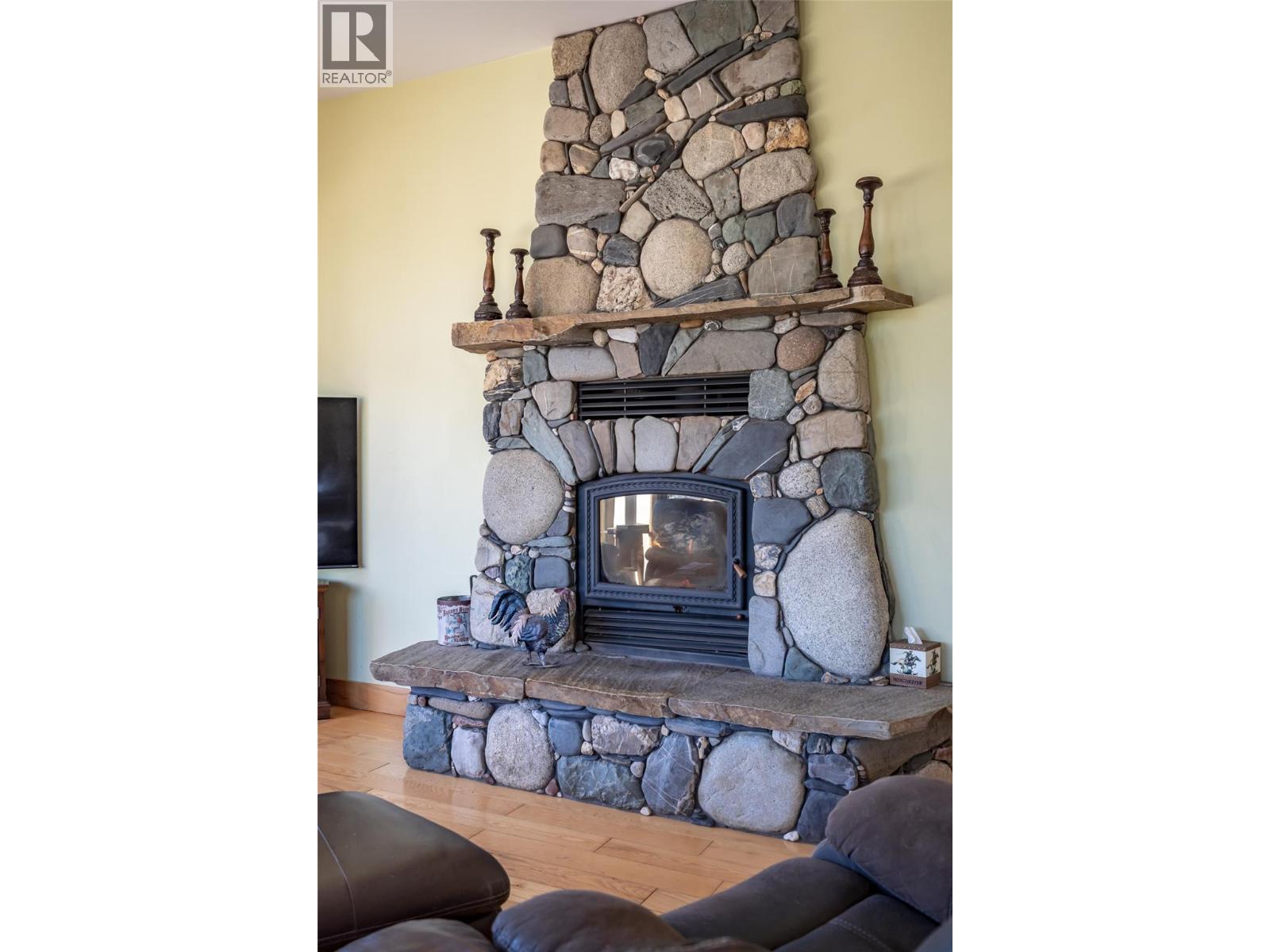 8840 Olson Road, Kaslo