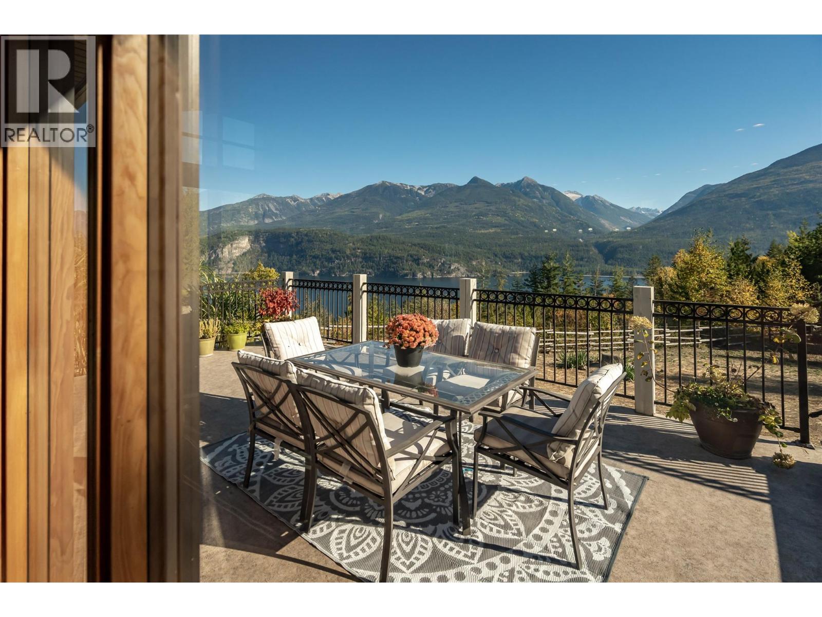 8840 Olson Road, Kaslo