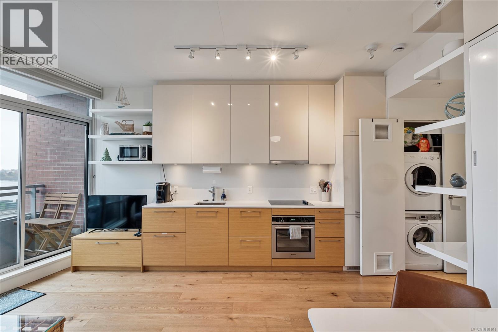 211 456 Pandora Ave, Victoria