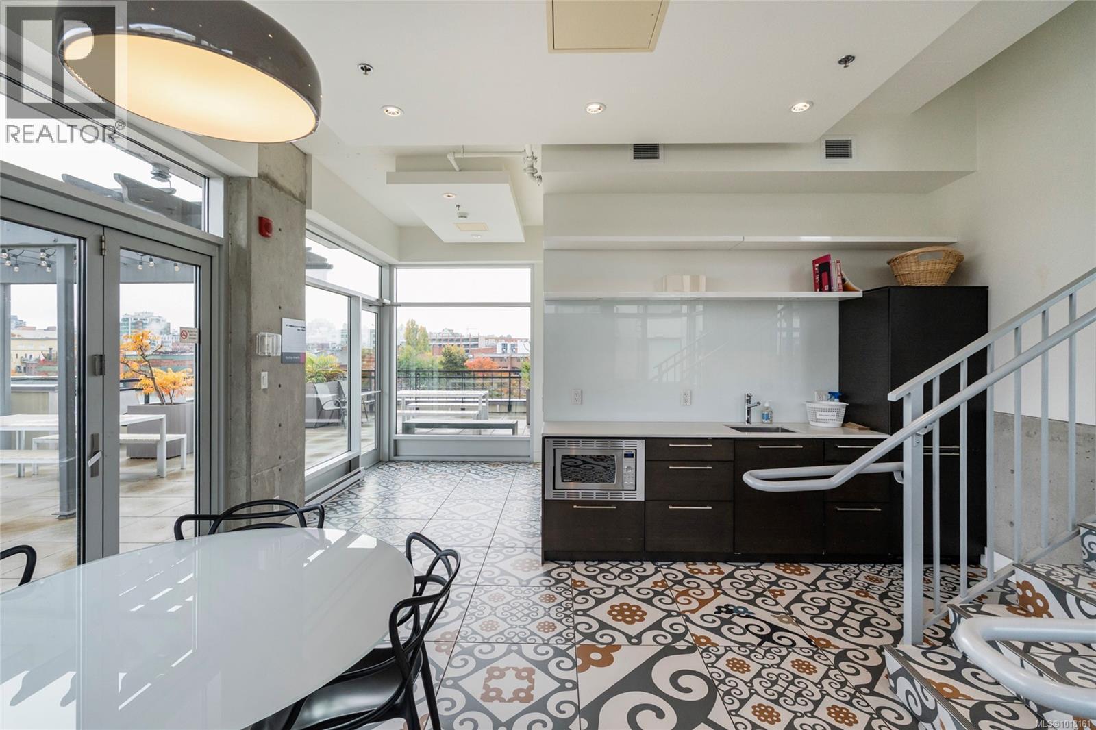 211 456 Pandora Ave, Victoria