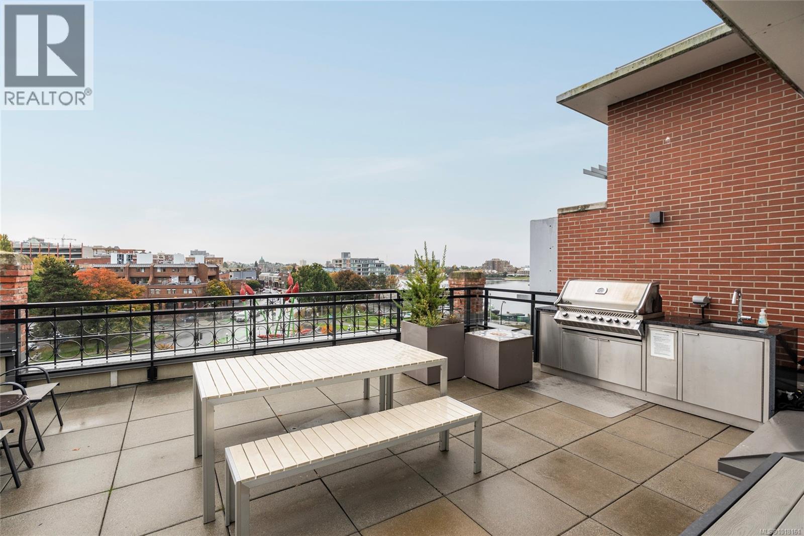 211 456 Pandora Ave, Victoria
