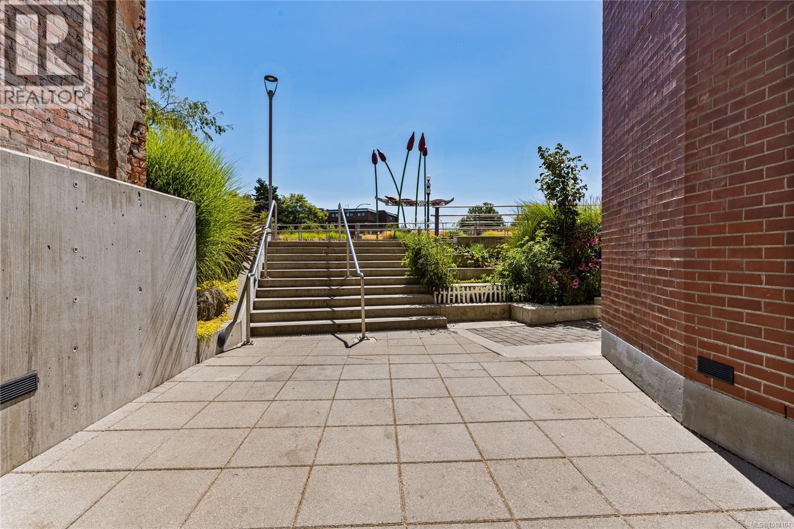 211 456 Pandora Ave, Victoria