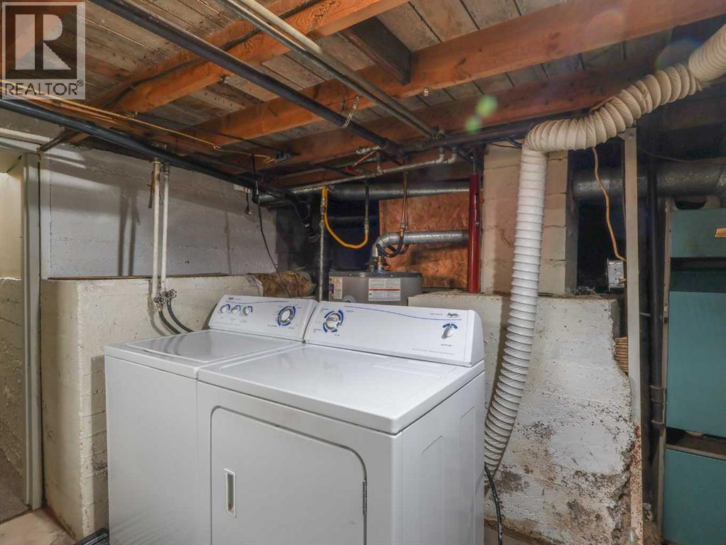 Single Family House Bungalow for Sale in   Avenue Rosedale Stettler 