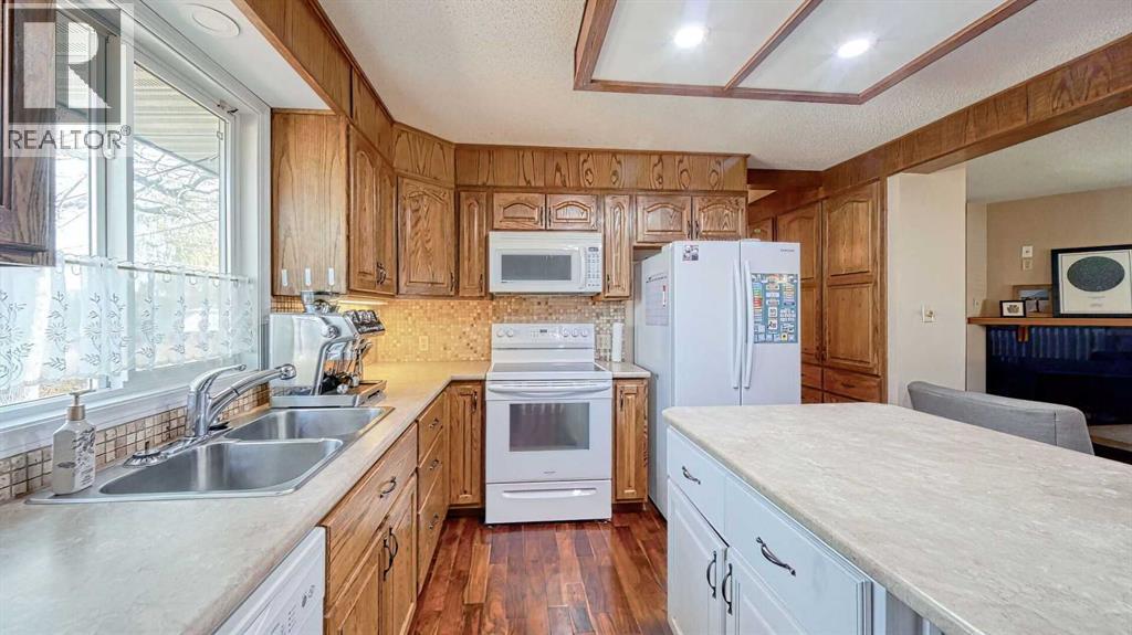 Single Family House Bungalow for Sale in   Avenue NW Bowness Calgary 