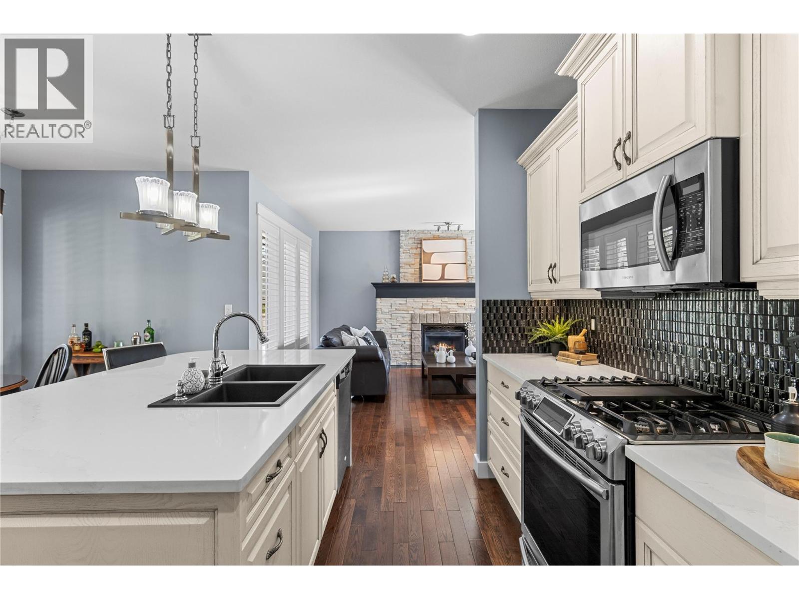  2734 Golf Course Drive, Blind Bay