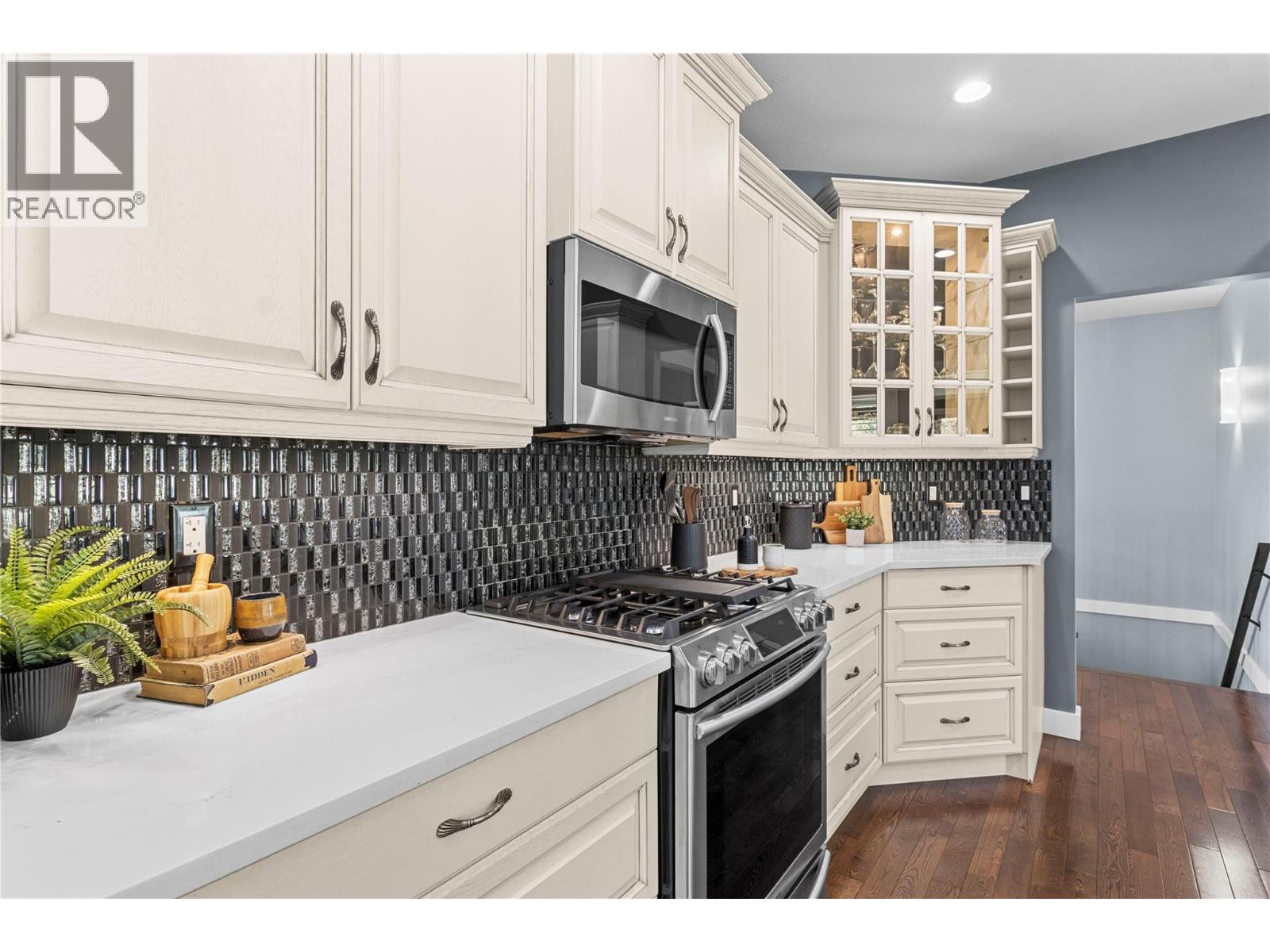  2734 Golf Course Drive, Blind Bay