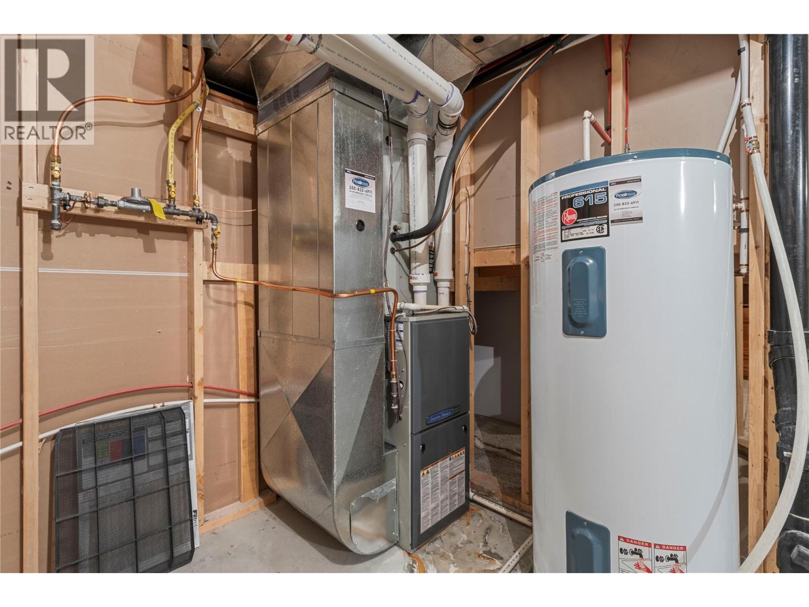  2734 Golf Course Drive, Blind Bay