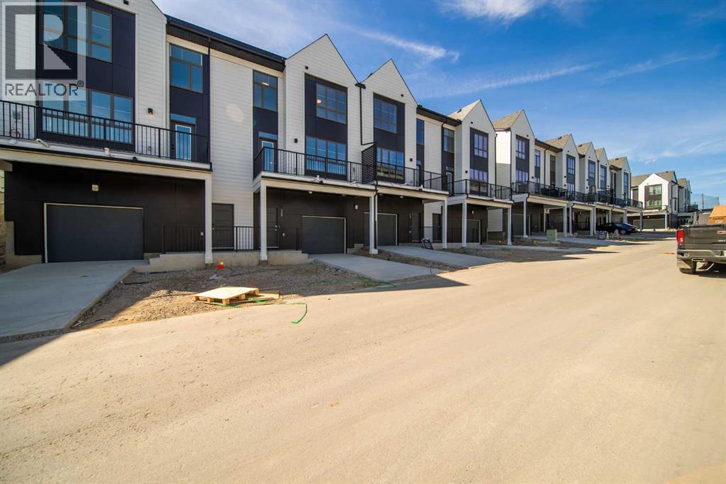 Single Family House for Sale in  Sovereign Common SW Shaganappi Calgary 