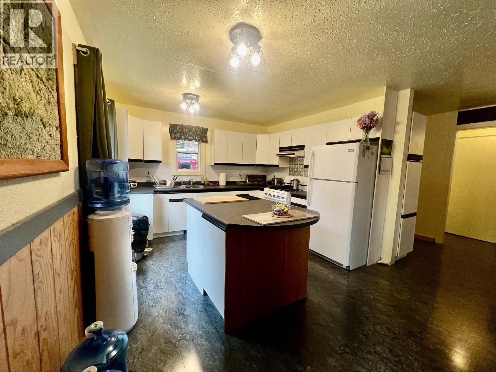 22361 STELLA ROAD, Fraser Lake