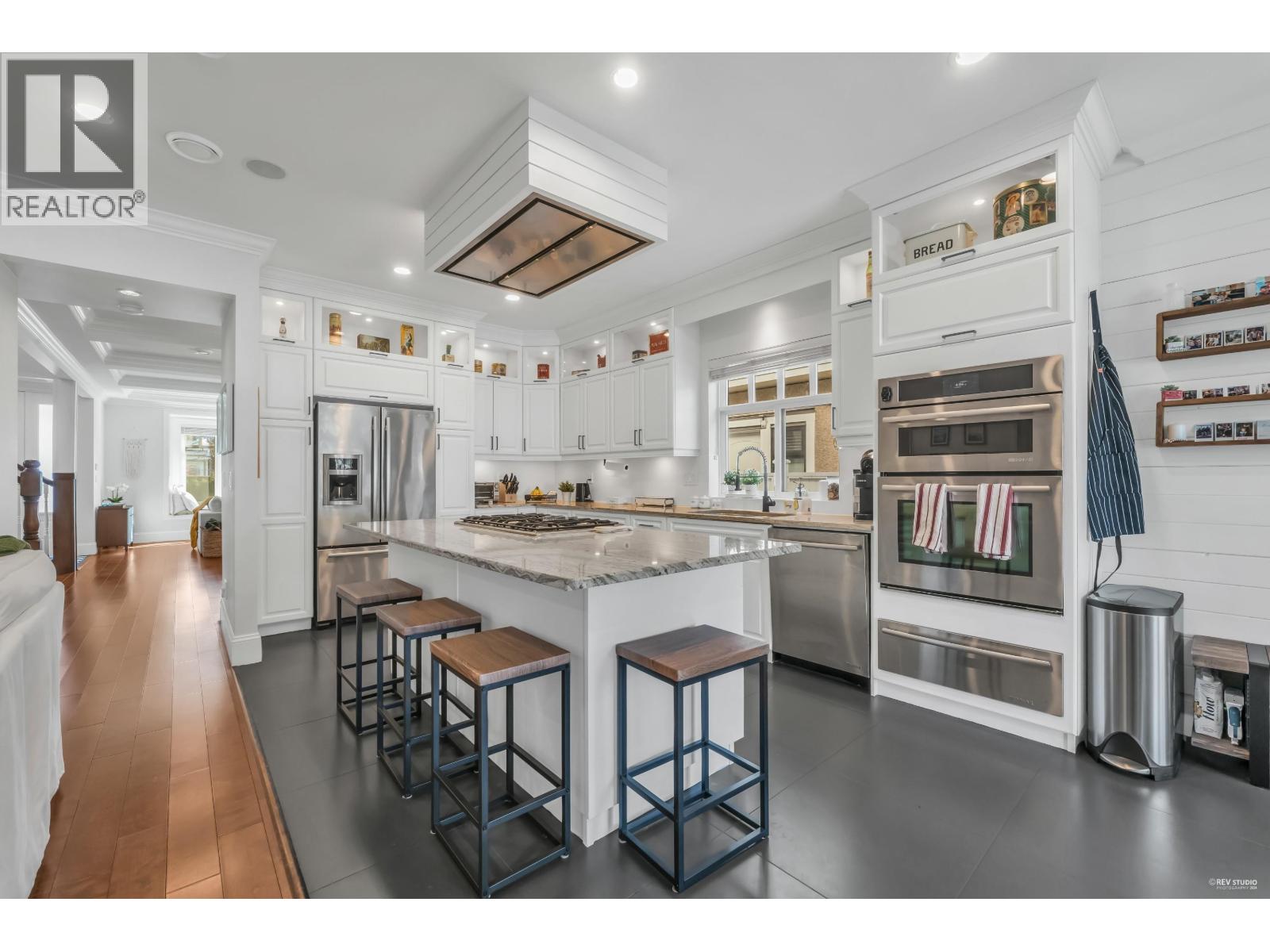 338 W 17TH STREET, North Vancouver