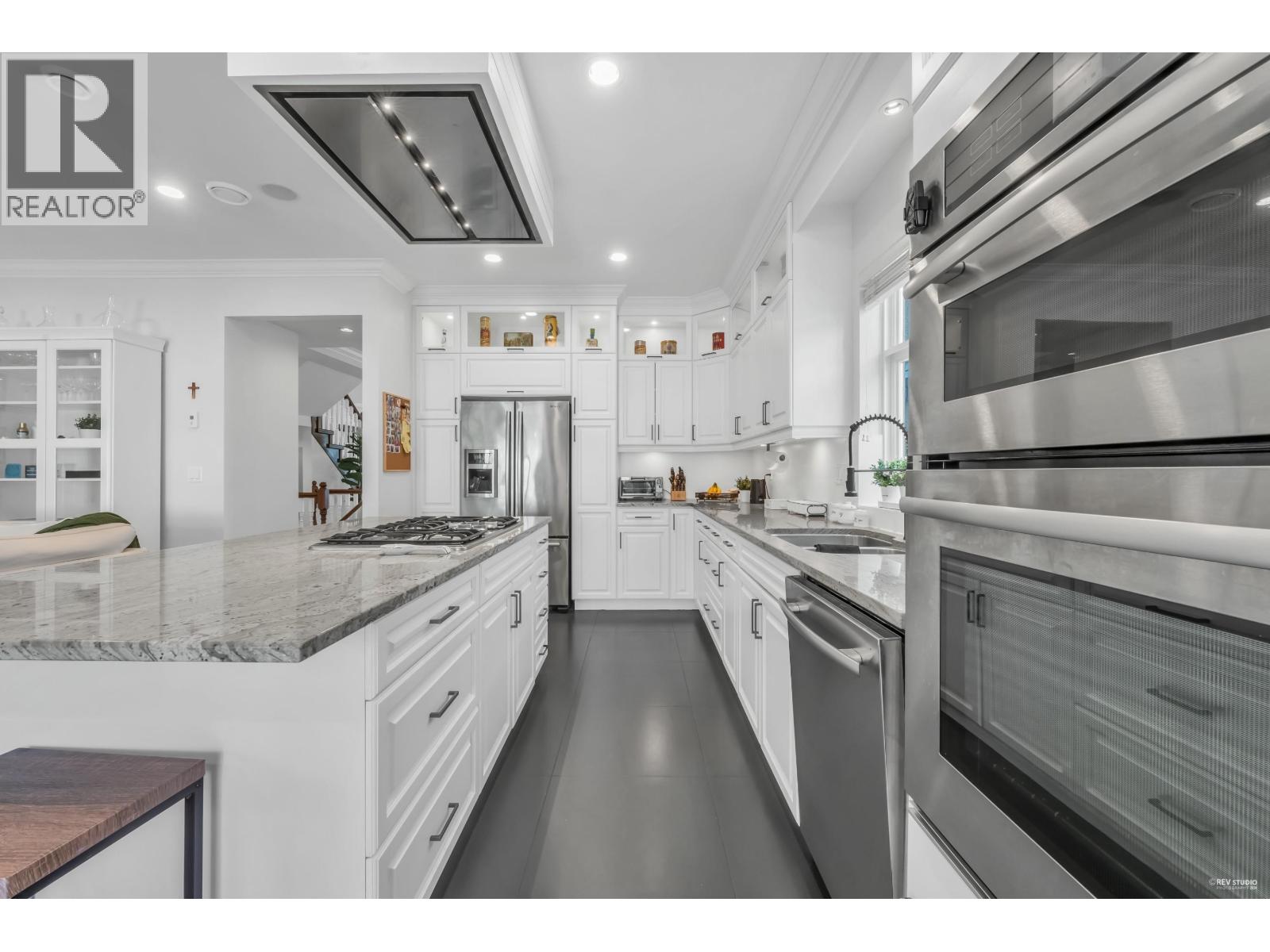 338 W 17TH STREET, North Vancouver