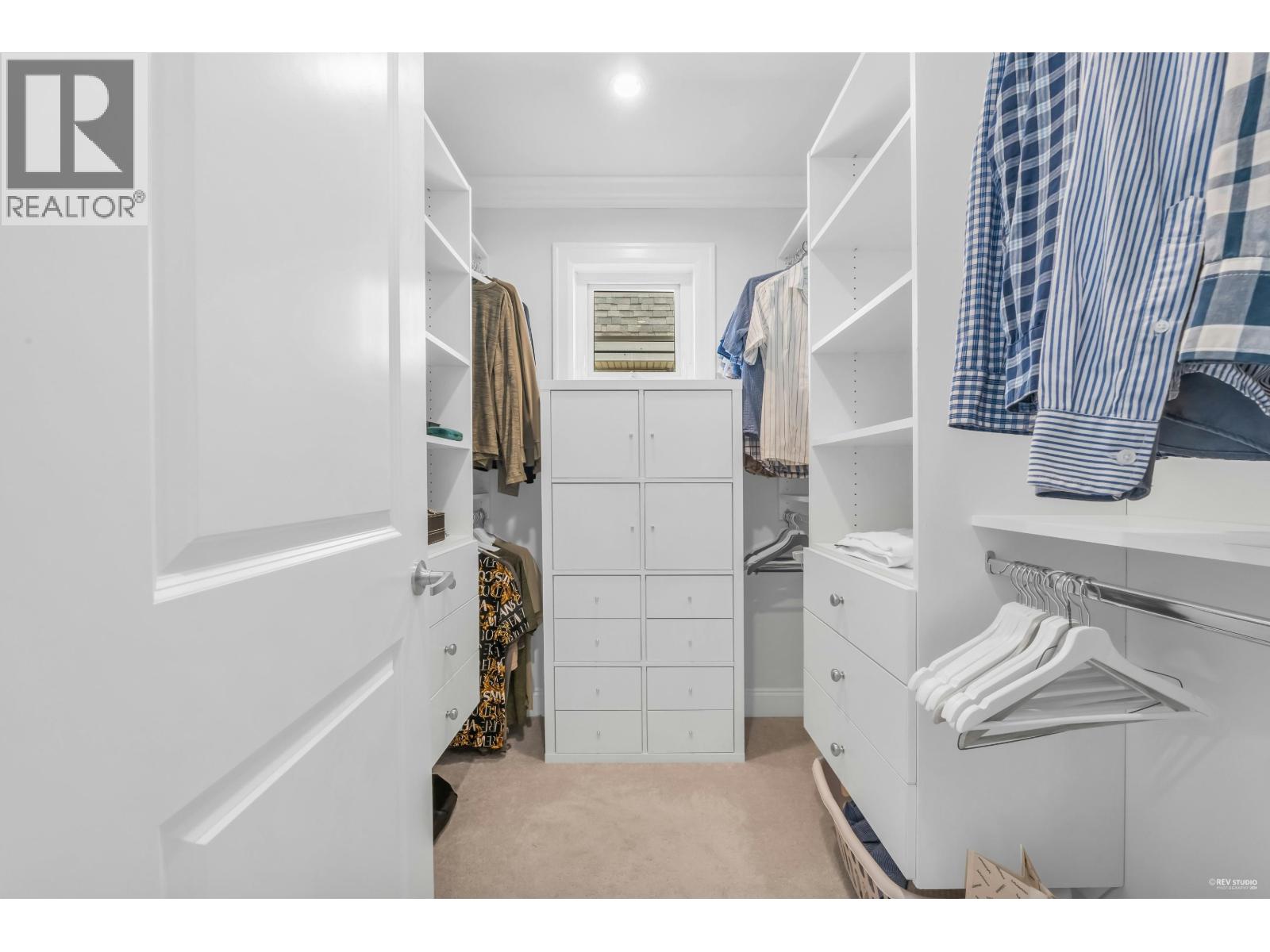338 W 17TH STREET, North Vancouver