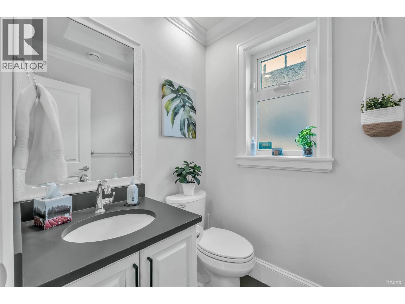 338 W 17TH STREET, North Vancouver