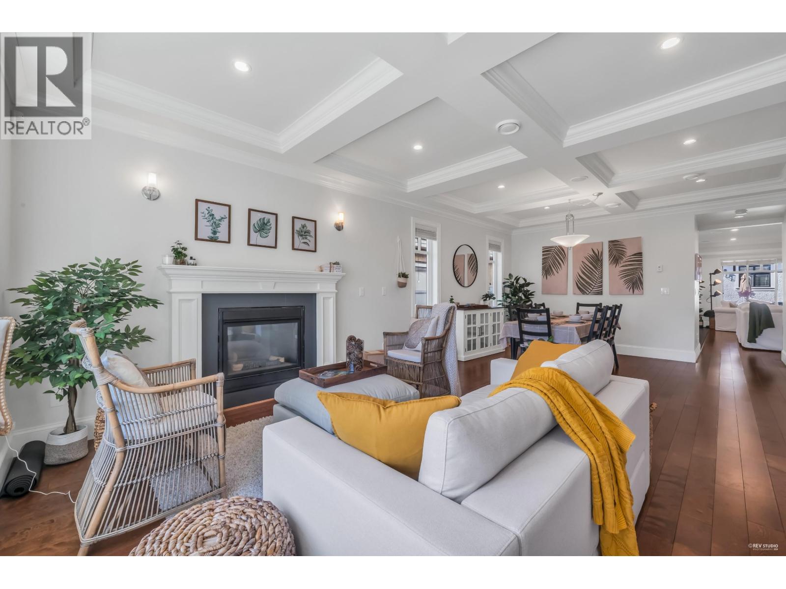 338 W 17TH STREET, North Vancouver
