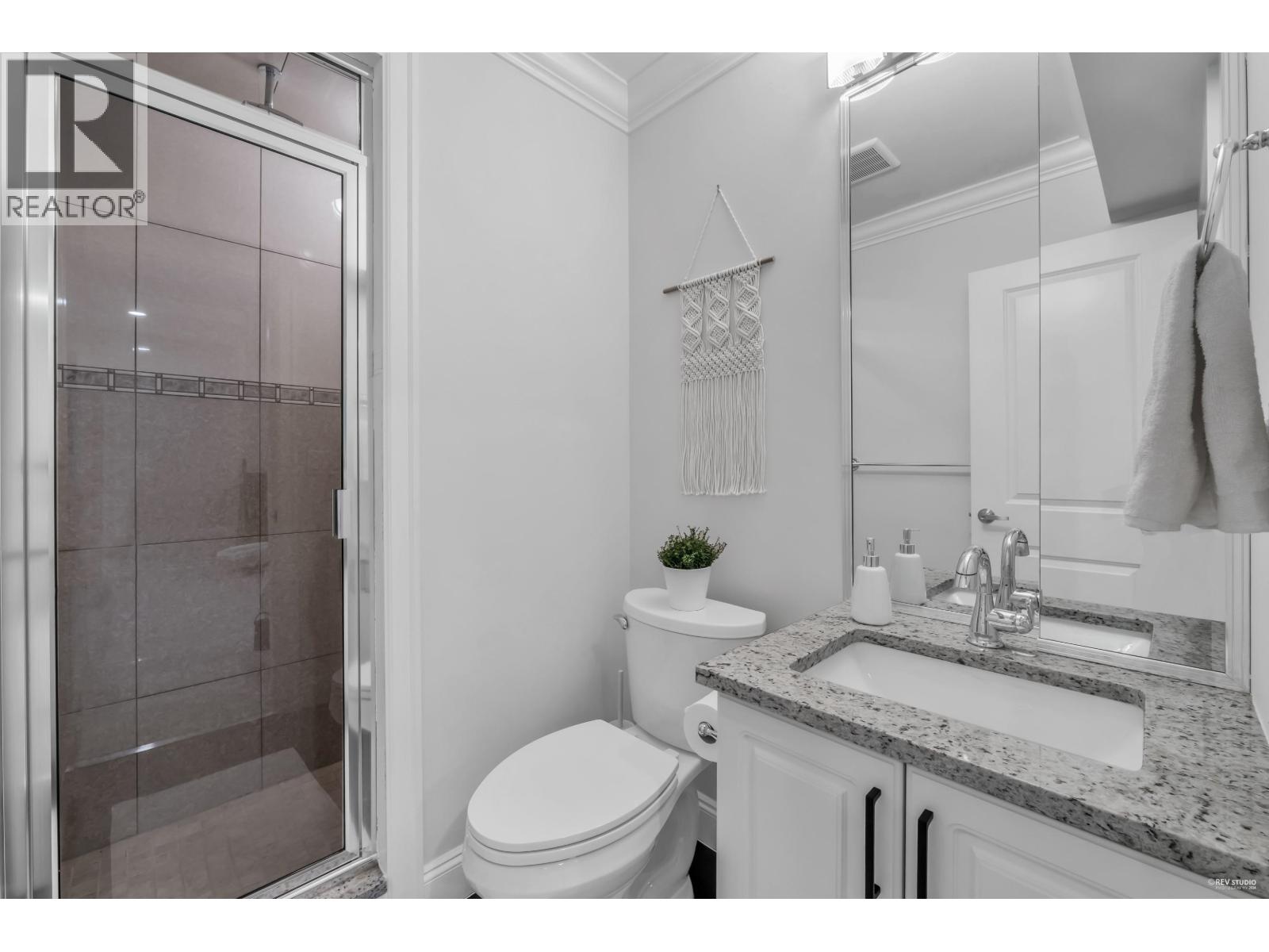 338 W 17TH STREET, North Vancouver