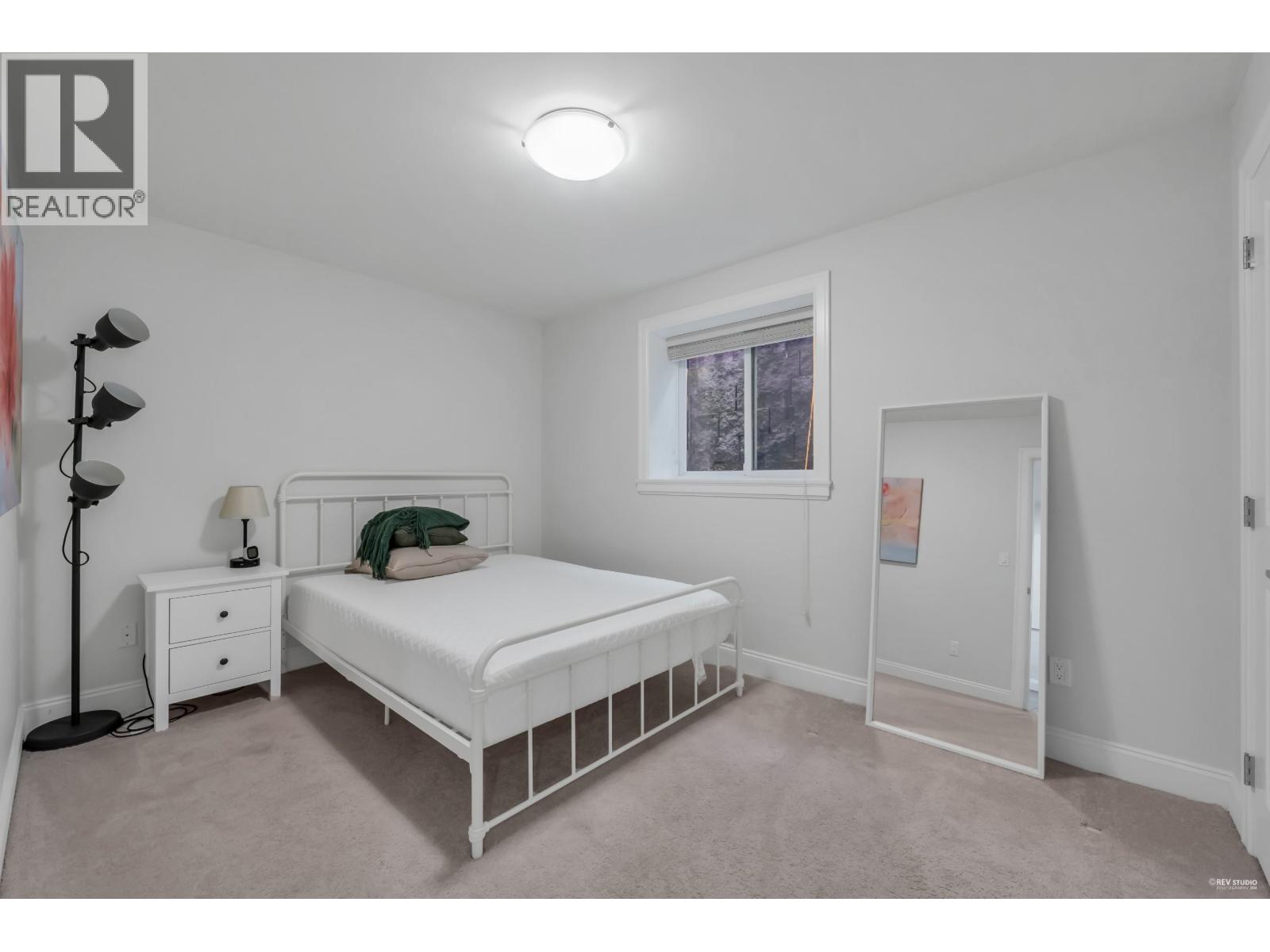 338 W 17TH STREET, North Vancouver