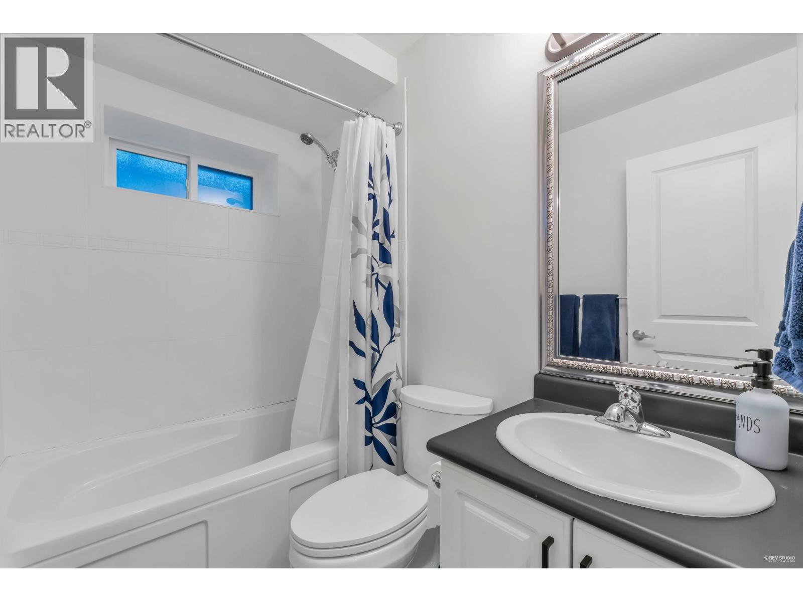 338 W 17TH STREET, North Vancouver