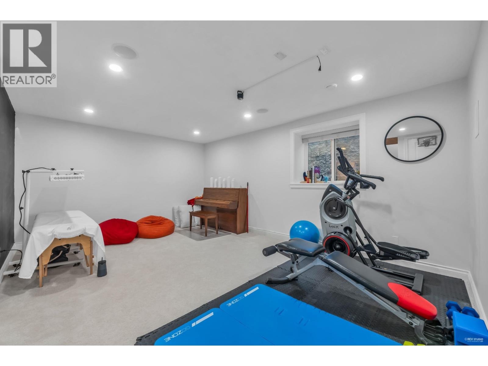 338 W 17TH STREET, North Vancouver