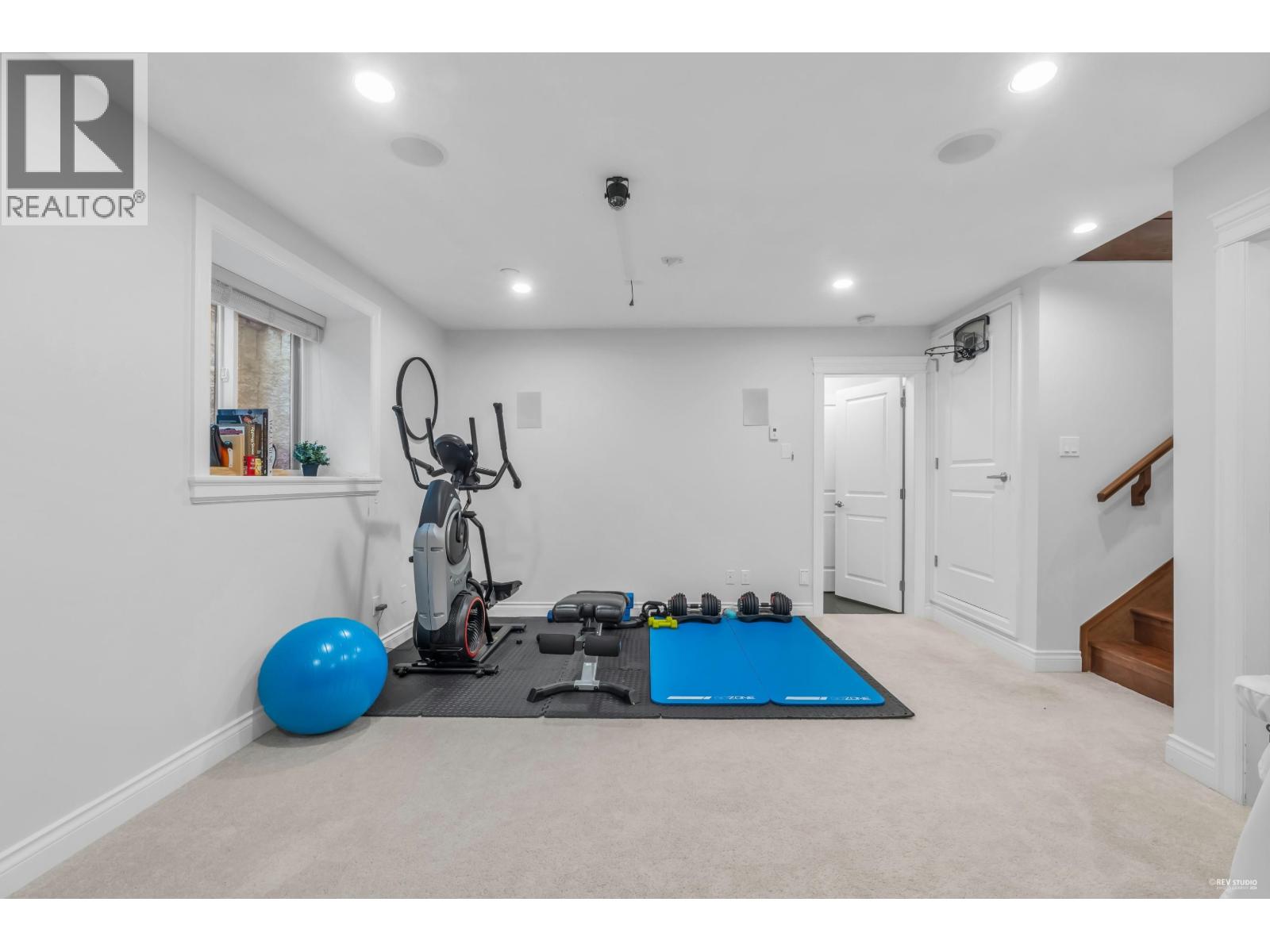 338 W 17TH STREET, North Vancouver