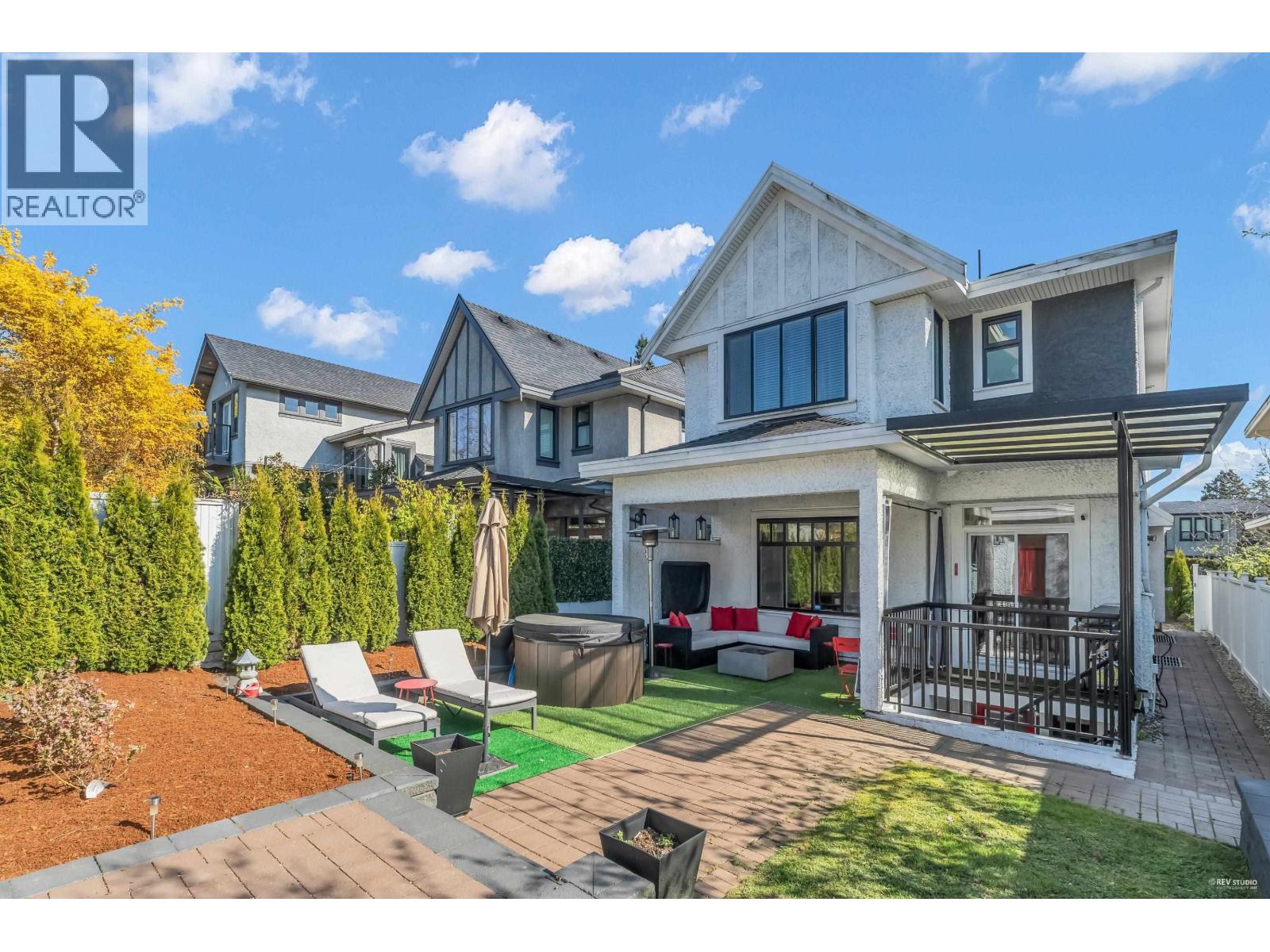 338 W 17TH STREET, North Vancouver