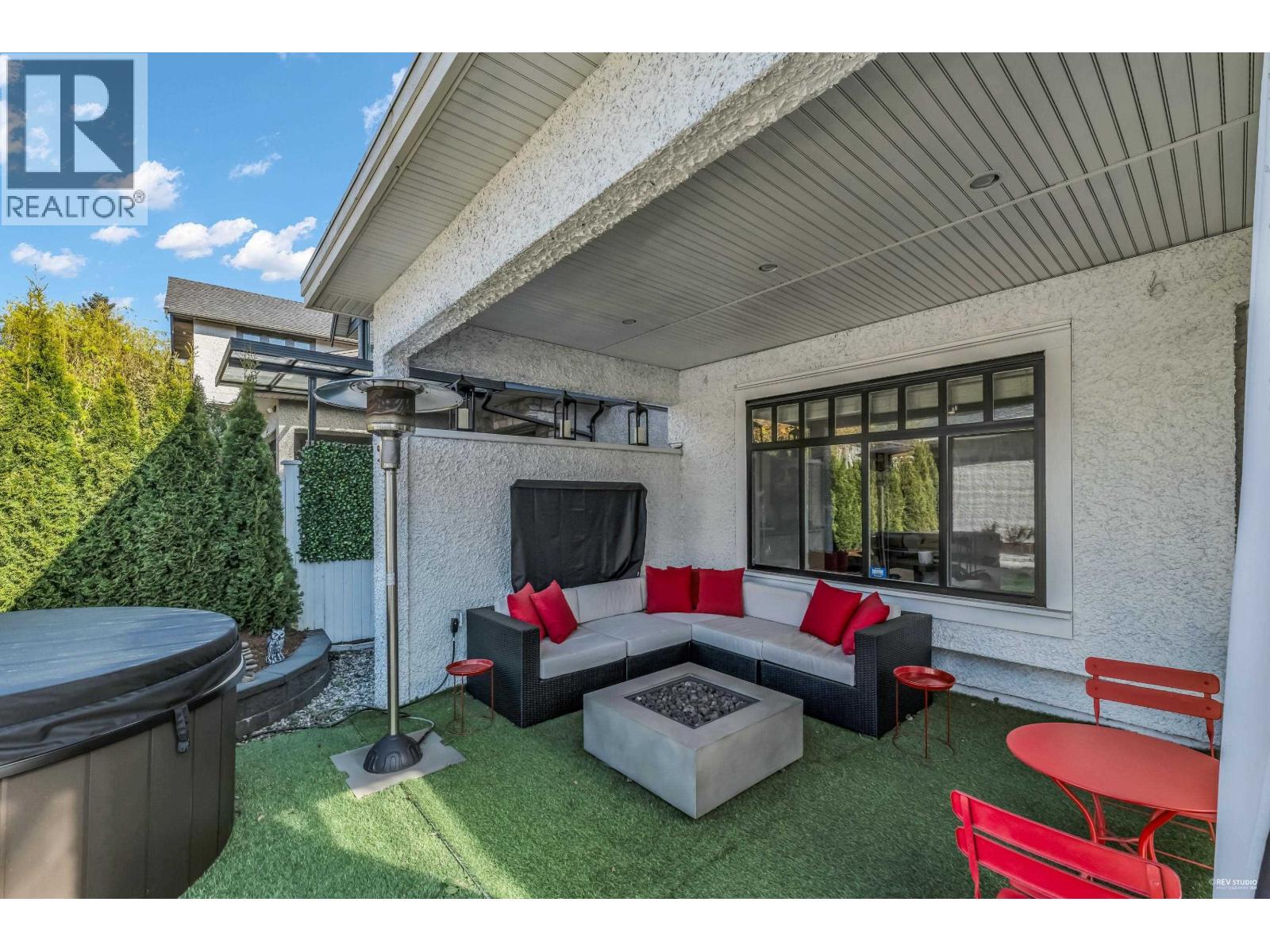 338 W 17TH STREET, North Vancouver